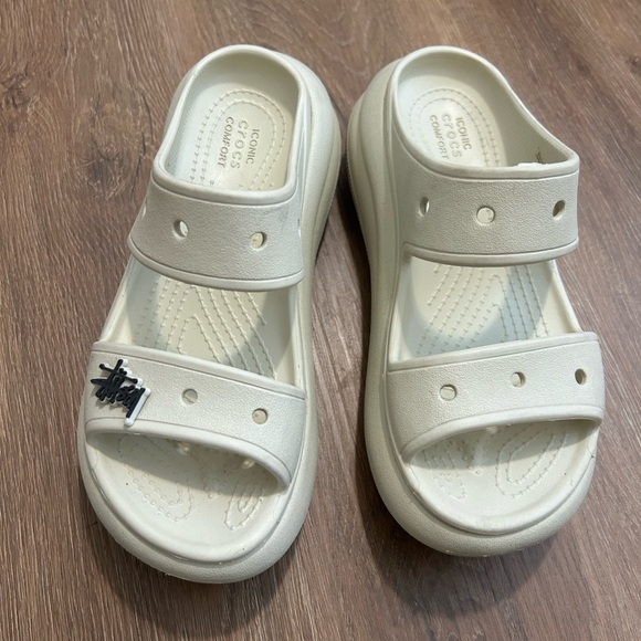 CROCS Classic Crush Sandals Size 5 - Picture 6 of 6